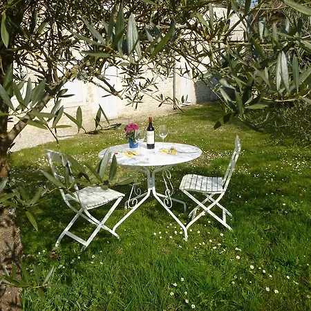 Bed & Breakfast Domaine Du Papillon Lesparre-Medoc