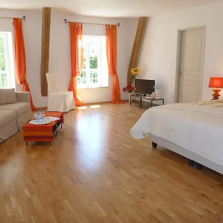 Domaine Du Papillon Bed & Breakfast Lesparre-Medoc