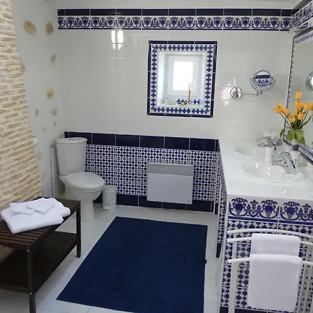 Domaine Du Papillon Bed & Breakfast