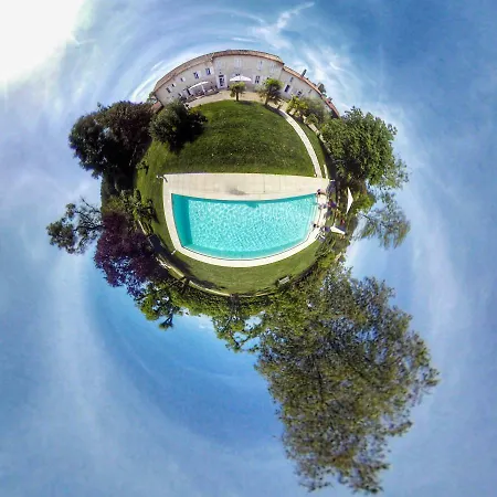 Domaine Du Papillon Bed & Breakfast